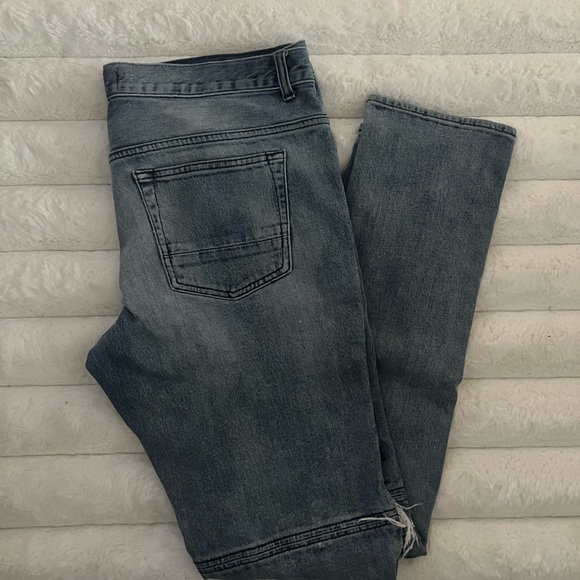 Men's Distressed Blue Jeans - Picture 3 of 6